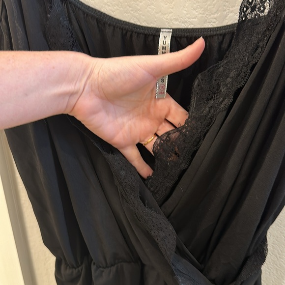 EUC Black Yummy Plus Brand Size 1x Lace Spaghetti Tank Top Solid Black - Picture 6 of 8